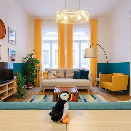 Live Star Apartment Budapest Exteriör bild