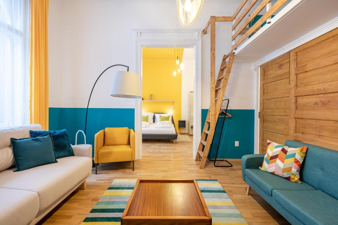 Live Star Apartment Budapest Exteriör bild