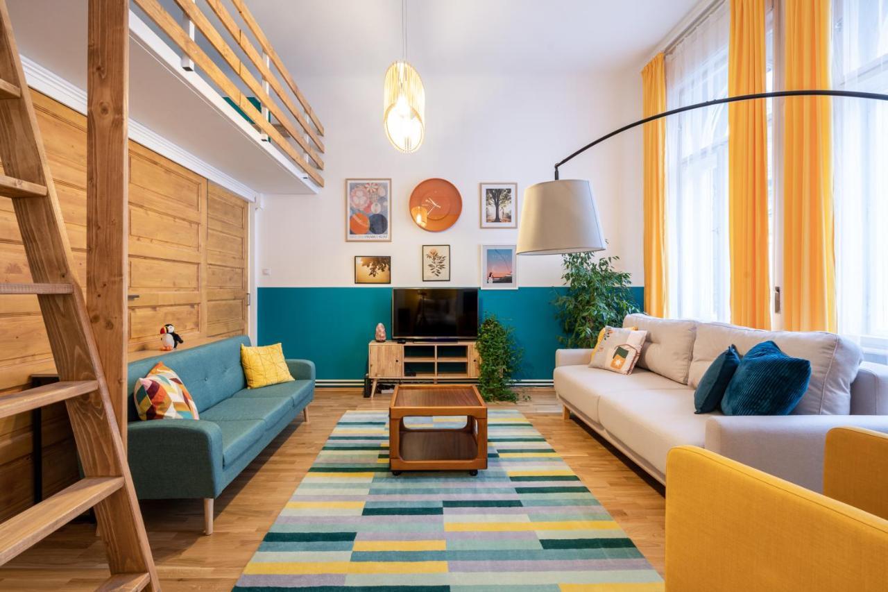 Live Star Apartment Budapest Exteriör bild