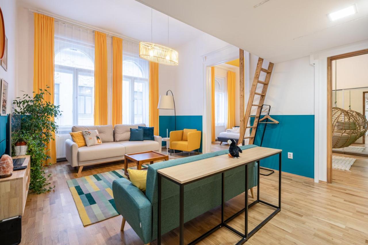 Live Star Apartment Budapest Exteriör bild