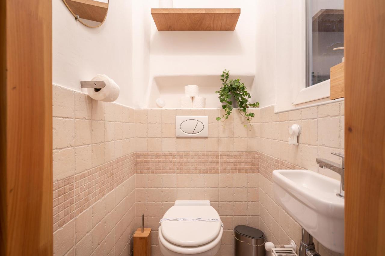 Live Star Apartment Budapest Exteriör bild