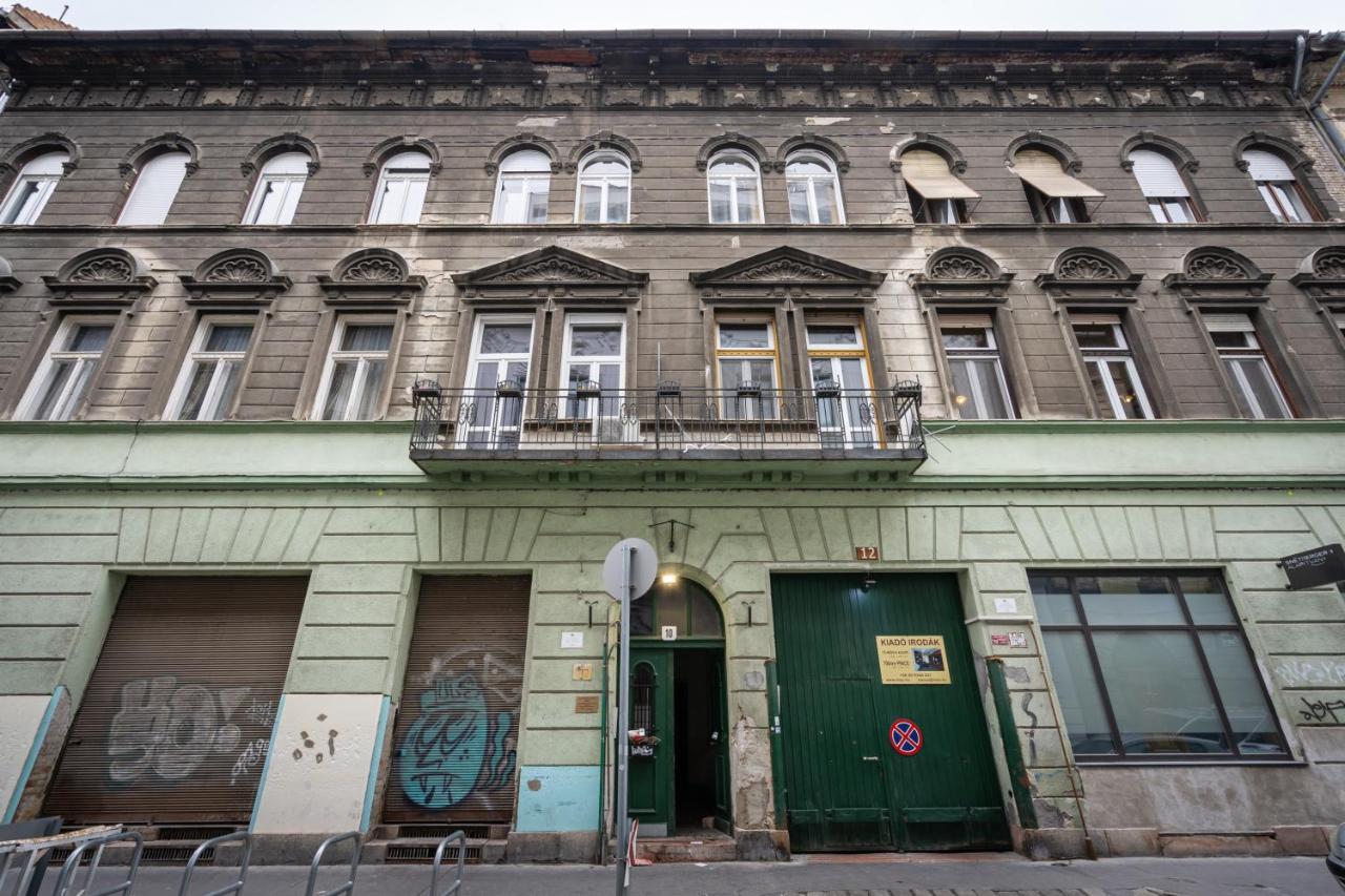 Live Star Apartment Budapest Exteriör bild