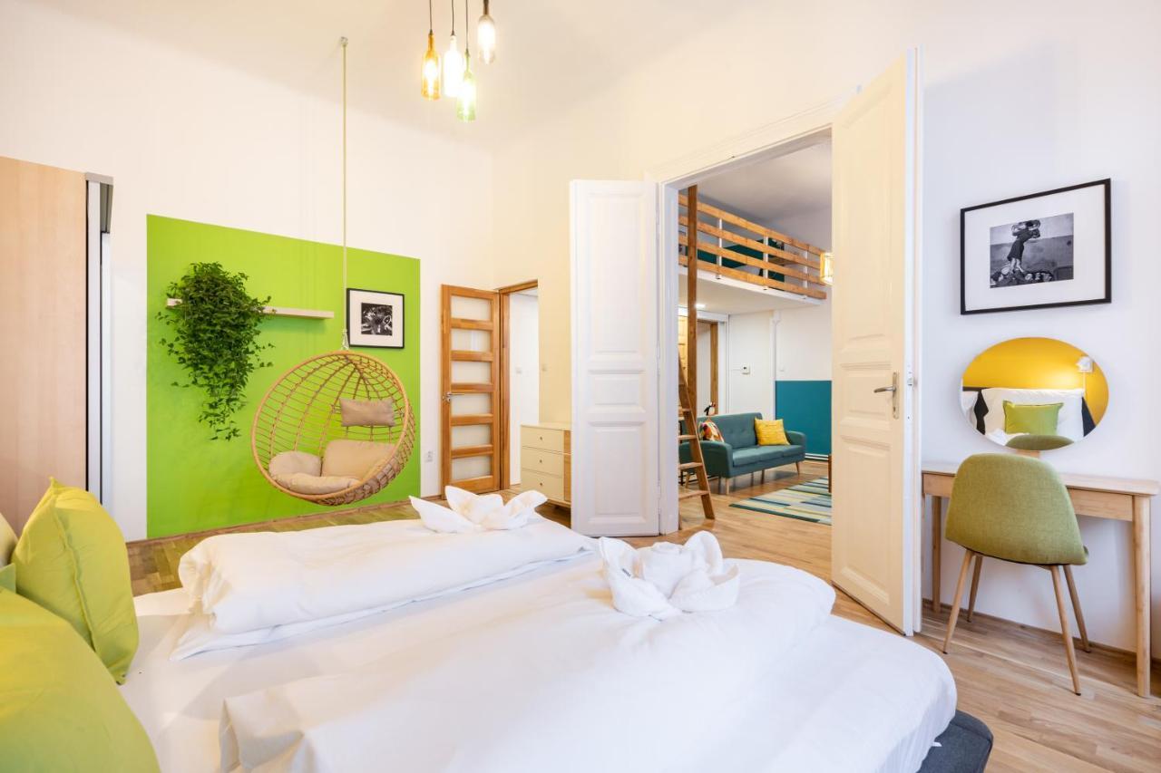 Live Star Apartment Budapest Exteriör bild
