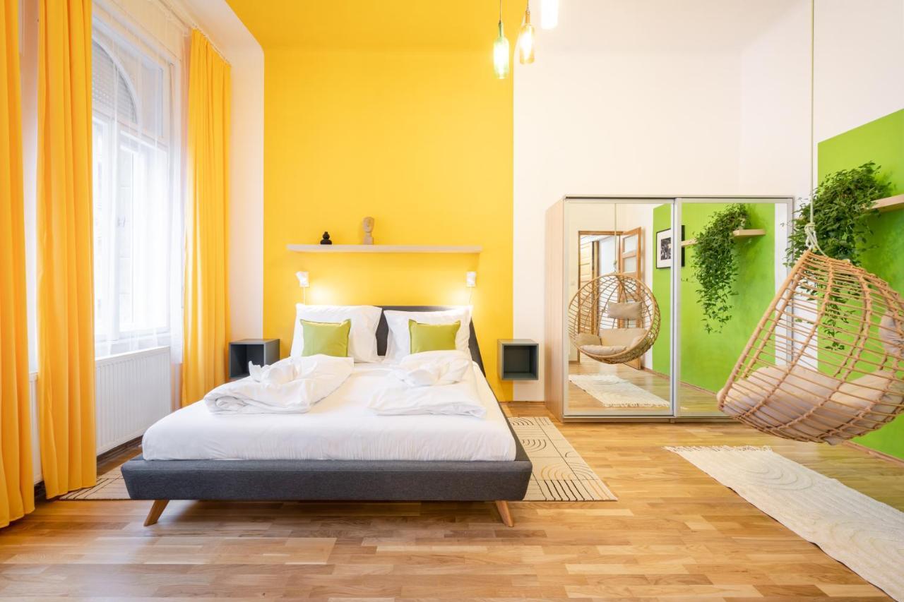 Live Star Apartment Budapest Exteriör bild